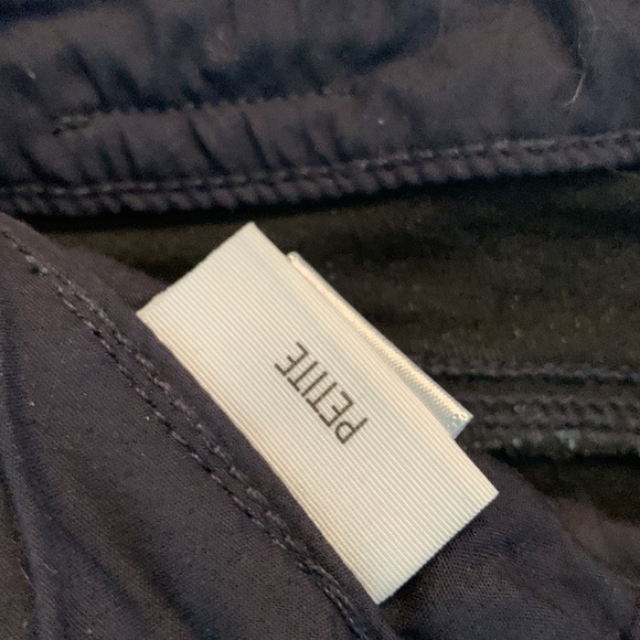 Paige dark wash skinny. Sz 27 petite. Fits a 26 as lots of stretch. 25 “ inseam. - Picture 3 of 6